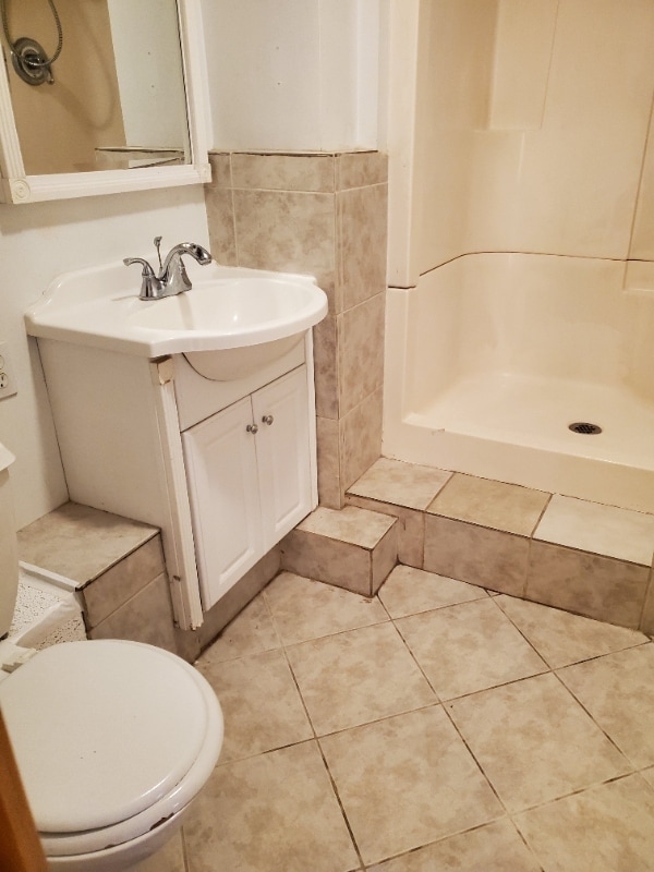 Building Photo - 302 Camelot Shore Dr