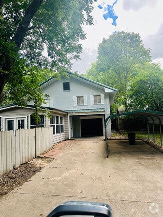 Building Photo - 305 Wigley St