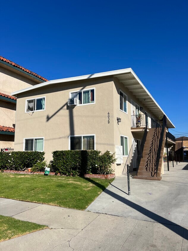 4030 W 136th St Unit D, Hawthorne, CA 90250 Apartments in Hawthorne