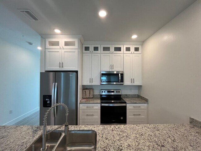 Foto del edificio - 156 Madrid Blvd