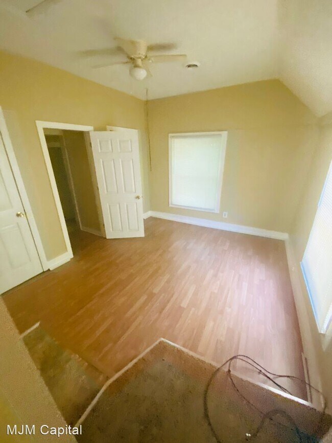 Building Photo - 1 br, 1 bath House - 211 Walnut st