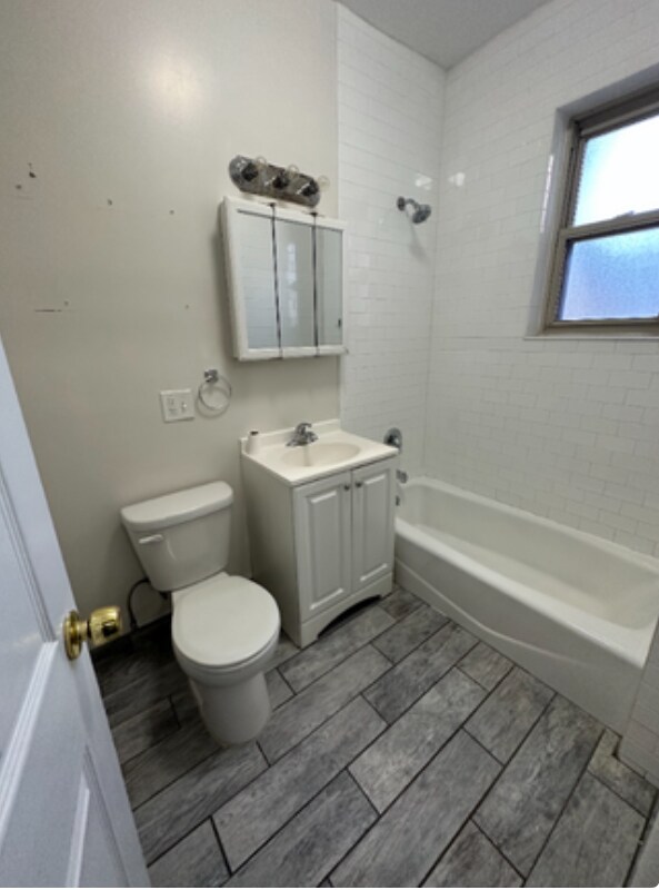 Building Photo - 35 E Tryon Ave