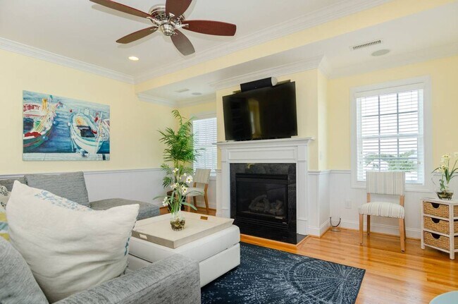 Building Photo - 105 Dow Ave