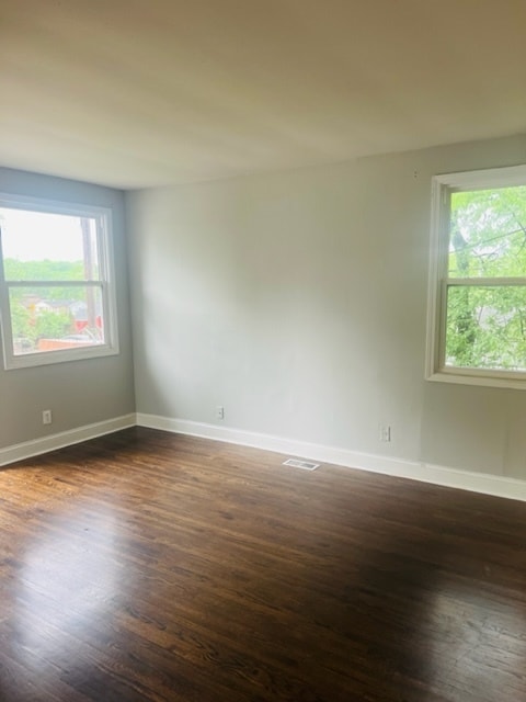 Photo - 2BR/1BA with washer and dryer included! House