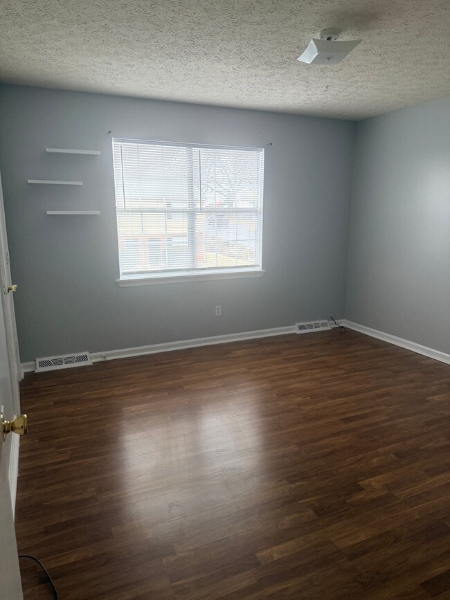 Building Photo - 16 Duiguid Dr