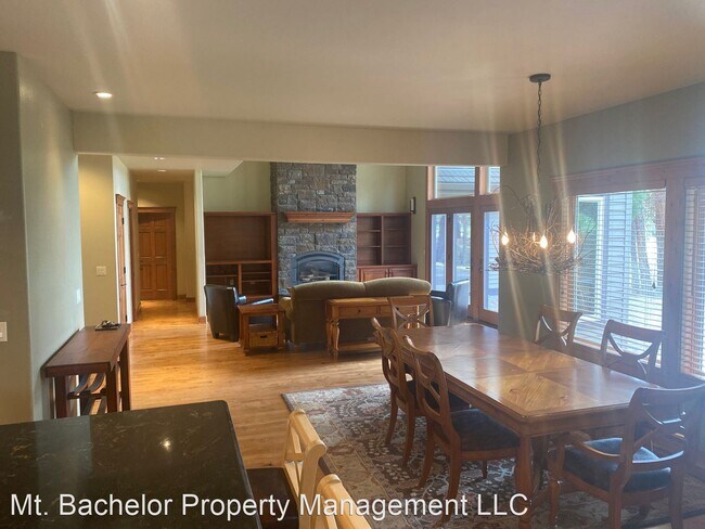 Building Photo - 4 br, 3.5 bath House - 61475 Tam McArthur ...