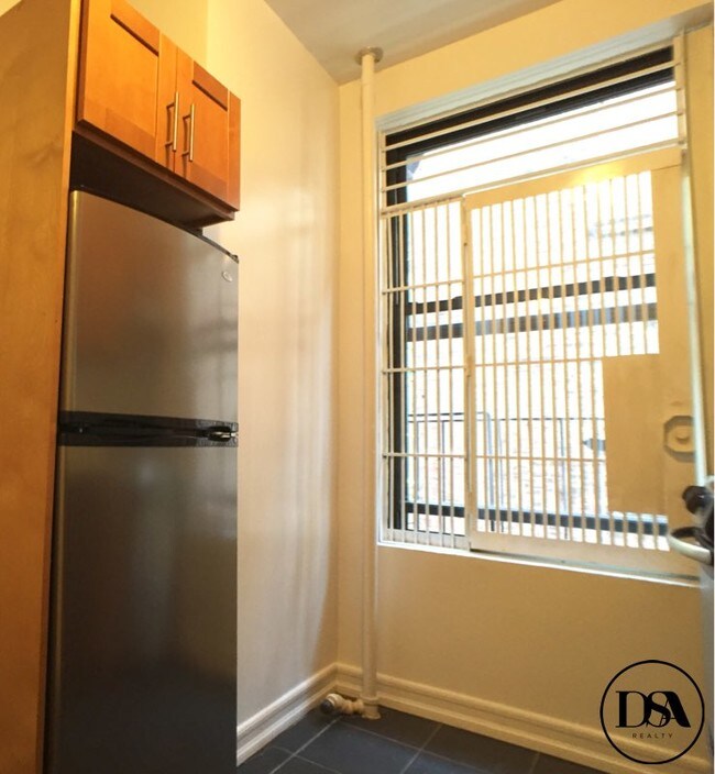 Building Photo - 448 Amsterdam Ave