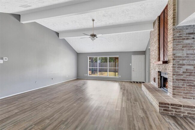 Foto del edificio - 7322 Thicket Trail Dr