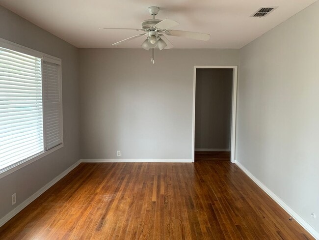 Foto del edificio - 726 Sheridan Dr