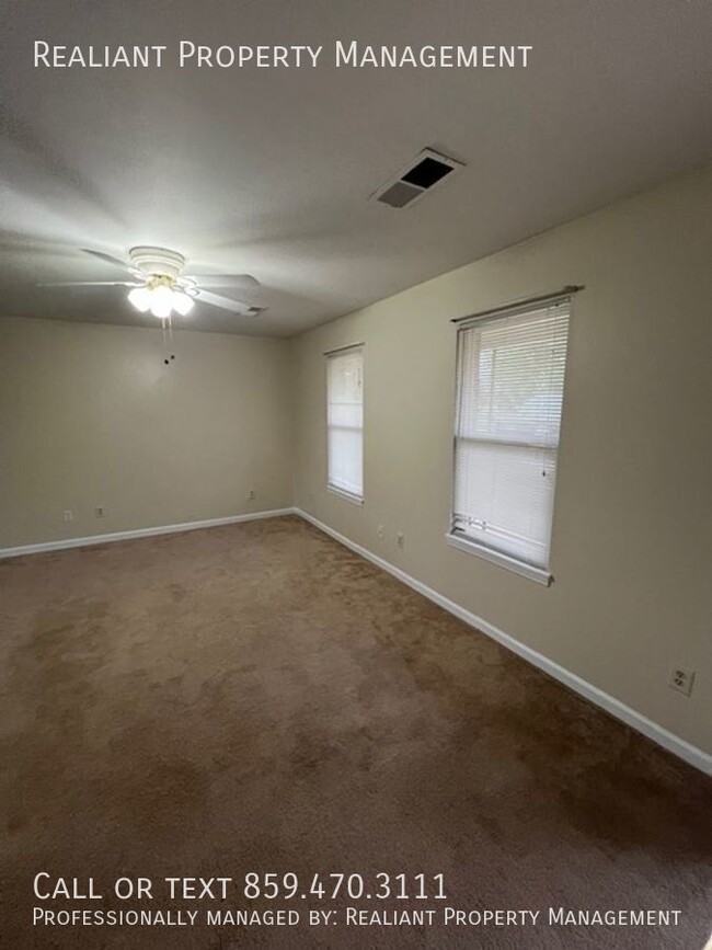 Building Photo - 102 W Joann Dr