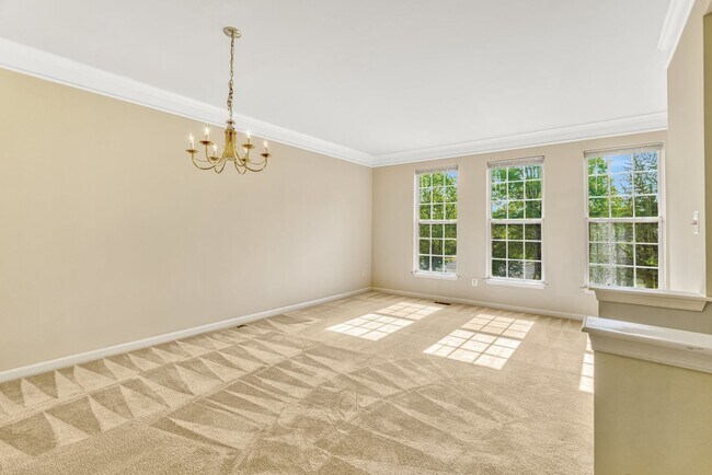 Building Photo - Beautiful End Unit Townhome, close to Rest...