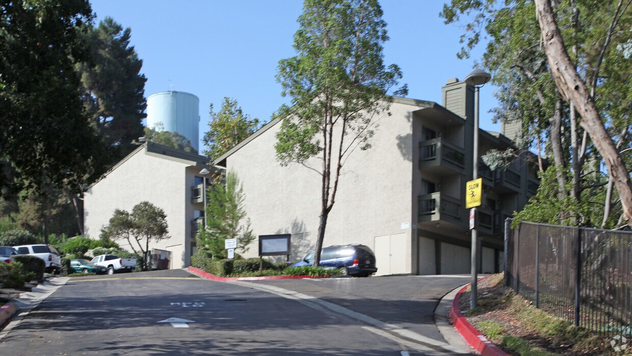 Foto principal - College Park Townhomes
