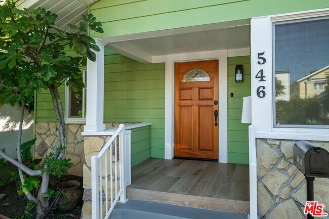 Foto del edificio - 546 San Juan Ave