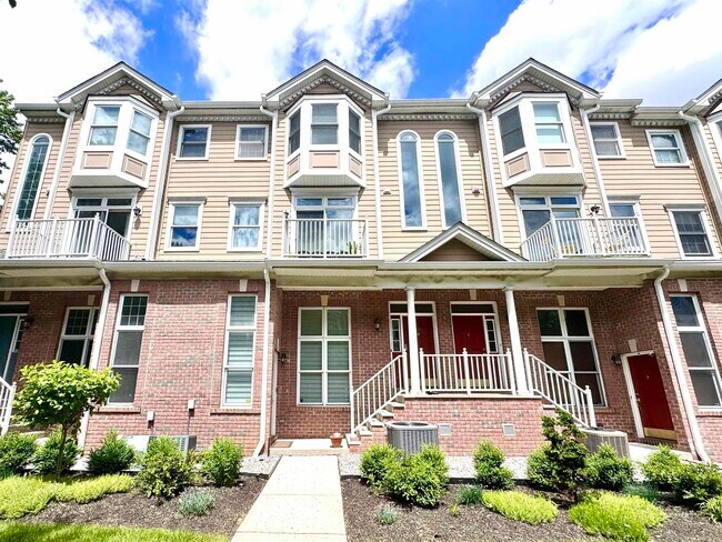 Foto del edificio - 352 Oswego Ct
