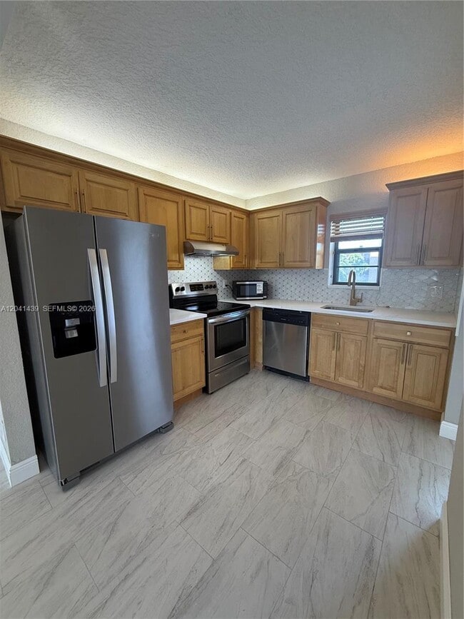 Foto del edificio - 9273 SW 8th St