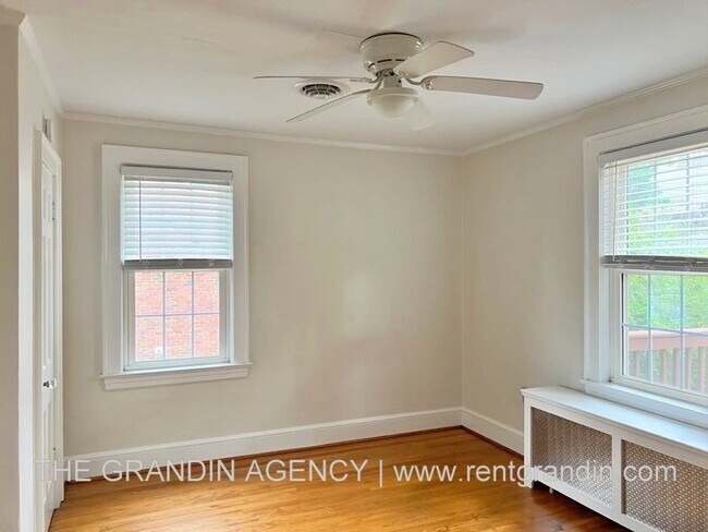 Foto del edificio - 1668 Brandon Ave SW