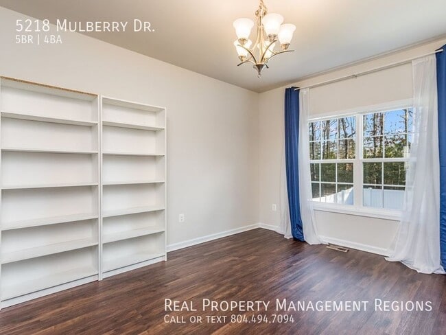 Building Photo - 5218 Mulberry Dr