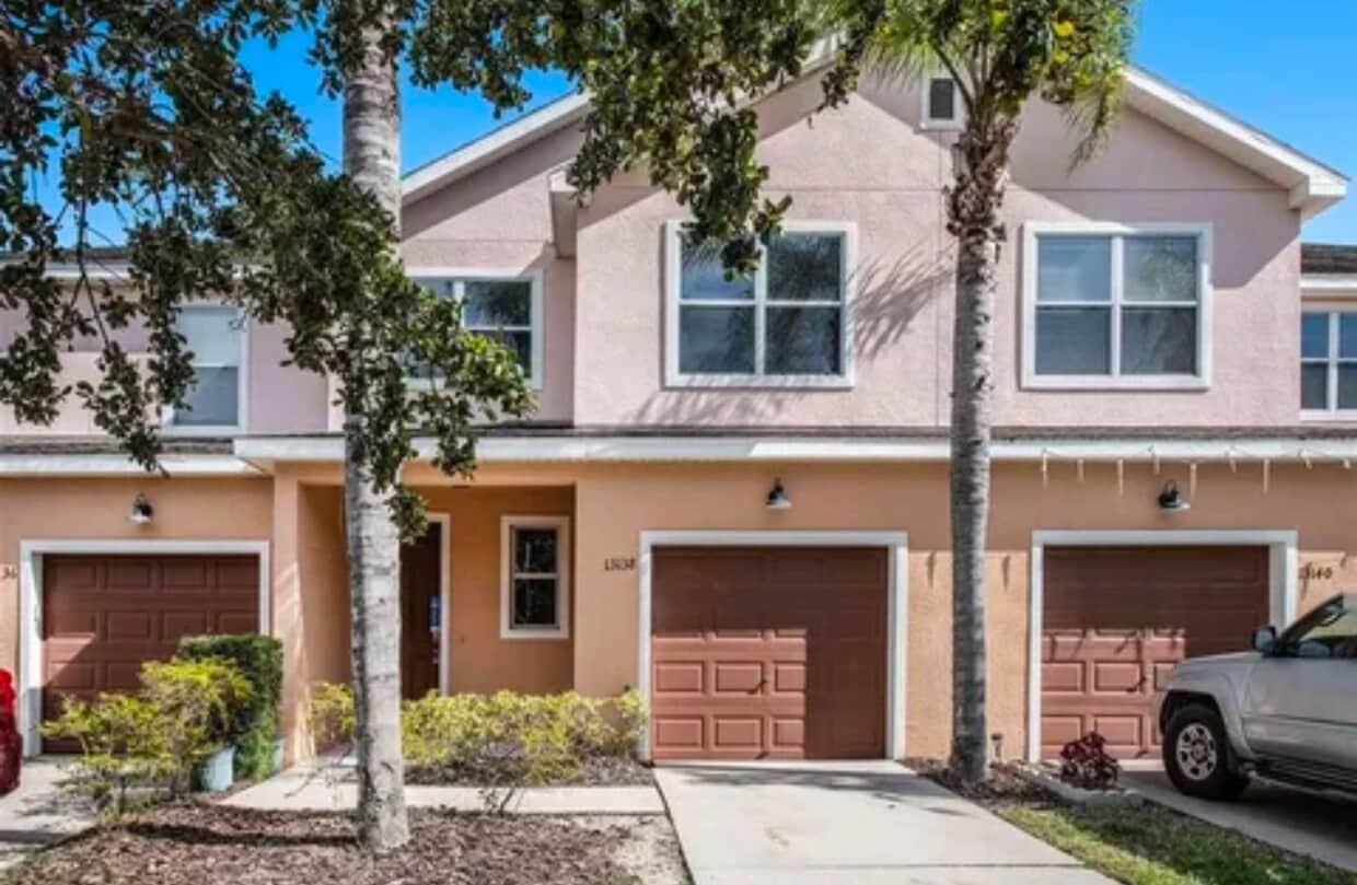 Primary Photo - Modern 3 Bedroom 2.5 Bath in Gibsonton
