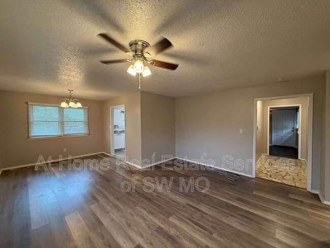Building Photo - 2315 W Village Ln