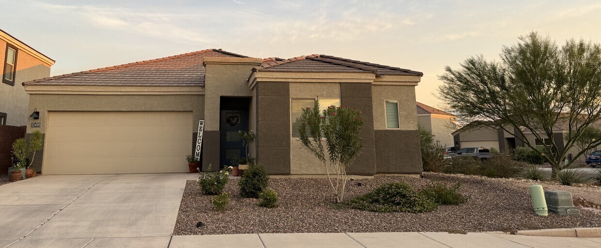 Primary Photo - 1236 E Lester St
