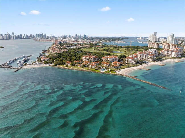 Foto del edificio - 19133 Fisher Island Dr