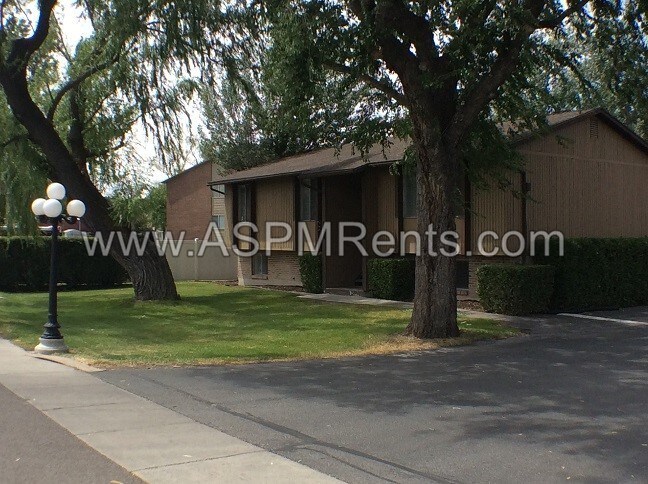 Building Photo - NORTHWEST SLC  3 BED 1 BATH BASEMENT DUPLEX