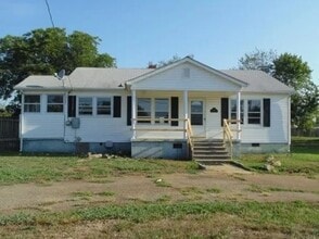 Building Photo - 961 Iron Bridge Rd