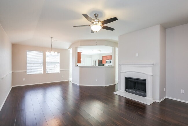 Building Photo - 2021 Bentwood St