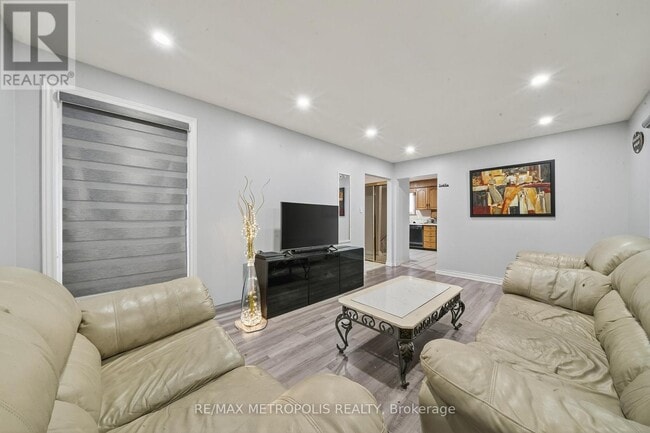 Photo du bâtiment - 6 Madoc Dr