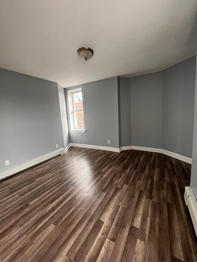 589 Kennedy Blvd Unit 3D - 591 Kennedy Blvd