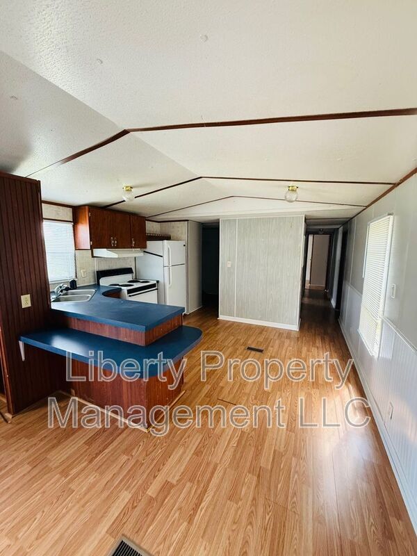 Foto del edificio - 44 Hillside Ln