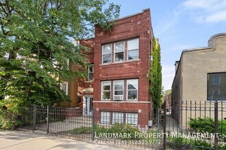 Building Photo - 3742 W Diversey Ave