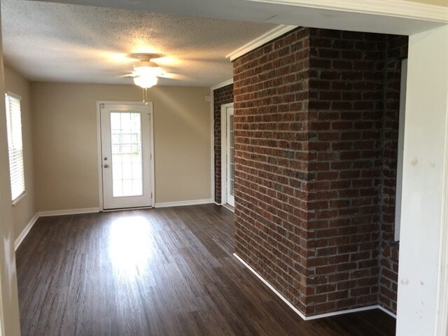 Building Photo - 221 Lancaster Drive