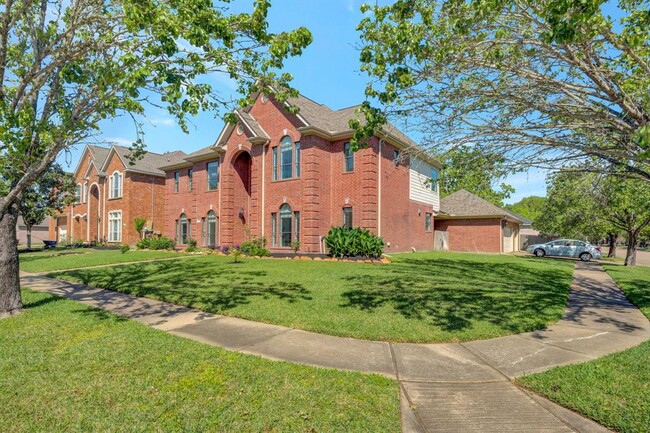 Foto del edificio - 301 Winding Oak Ln S