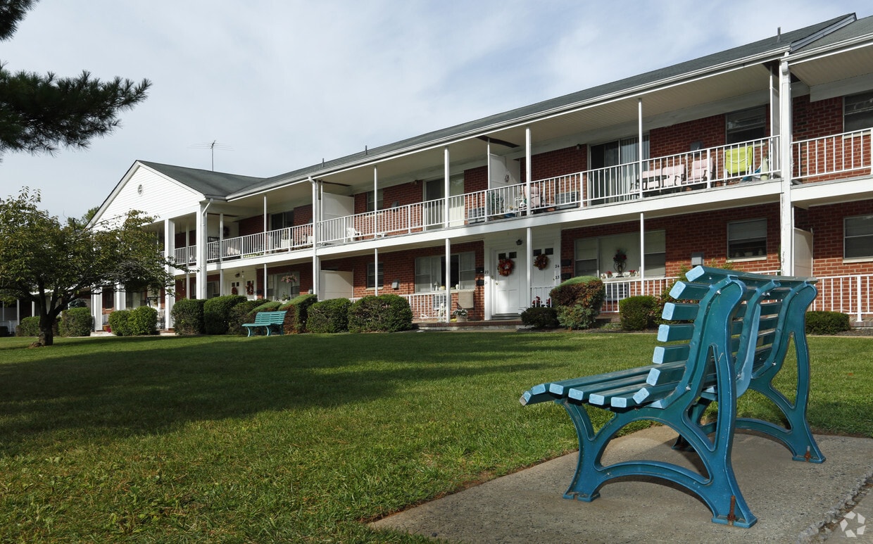 Hillcrest Village Apartments Clark, NJ