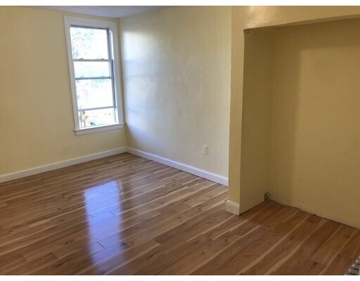 Building Photo - 388 Beach St