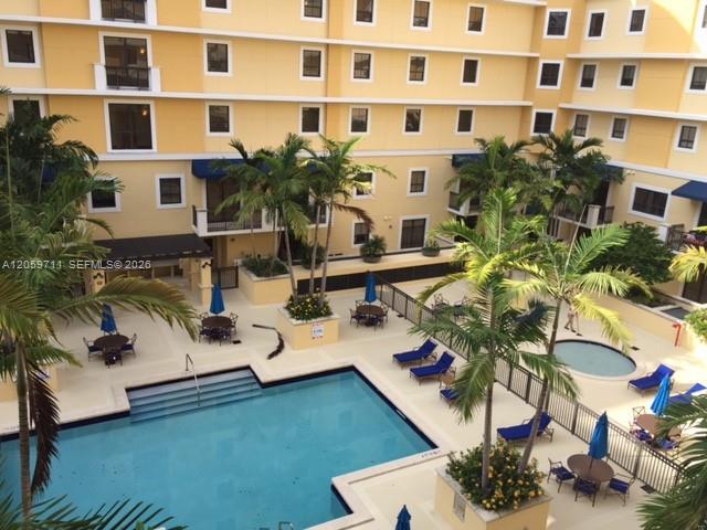 Foto del edificio - 8390 SW 72nd Ave