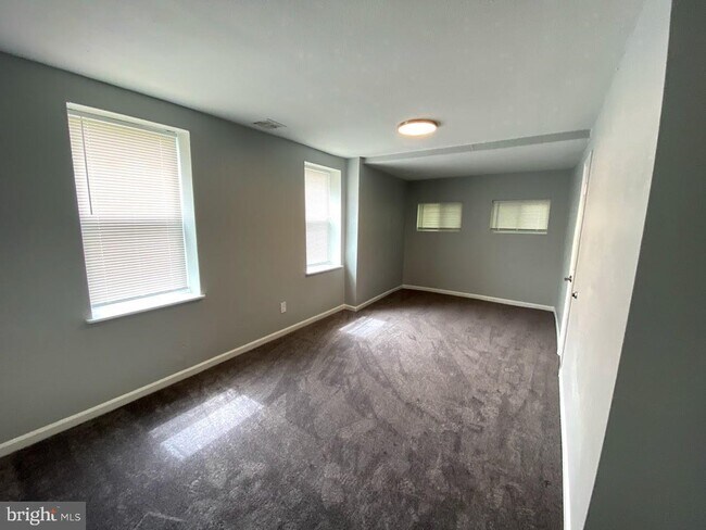 Foto del edificio - 4534 Wayne Ave