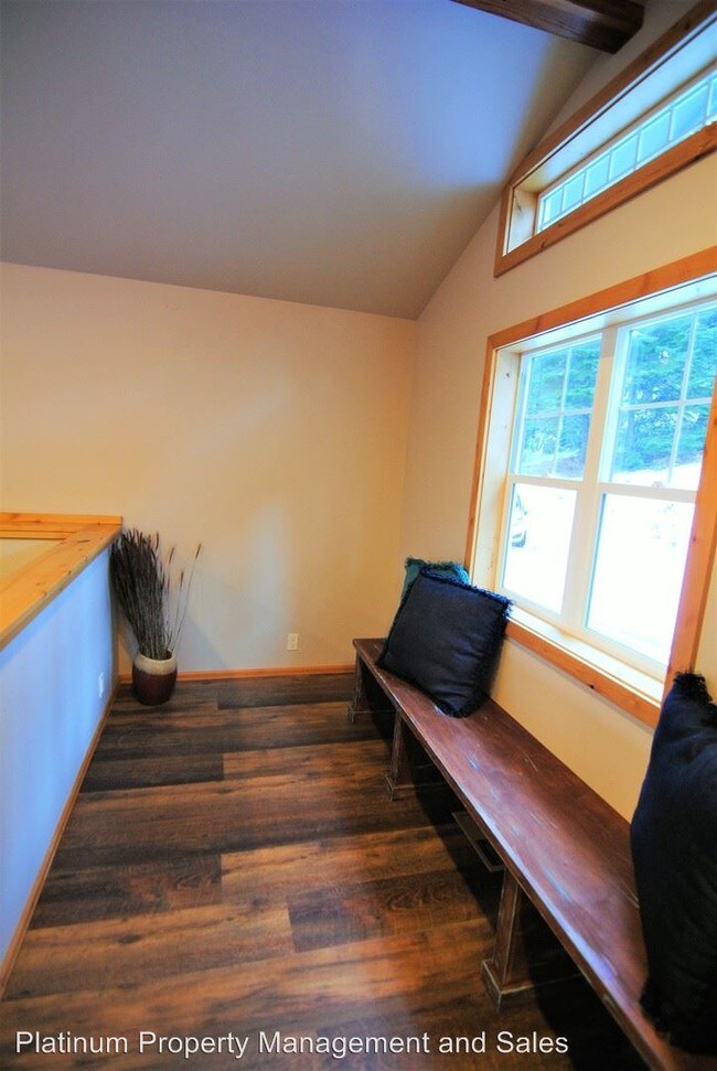 Building Photo - 3 br, 2 bath House - 3096 Tamarack Pl