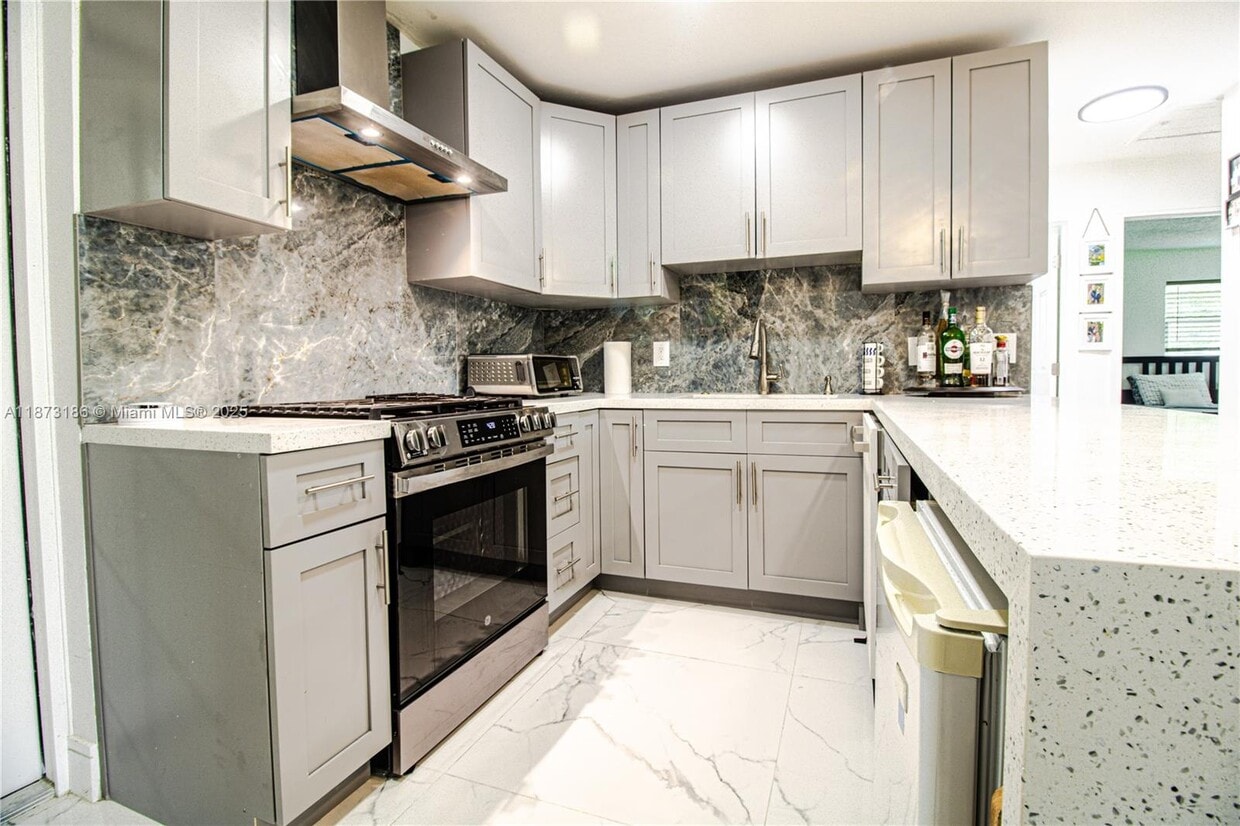 Primary Photo - 5601 SW 38th St