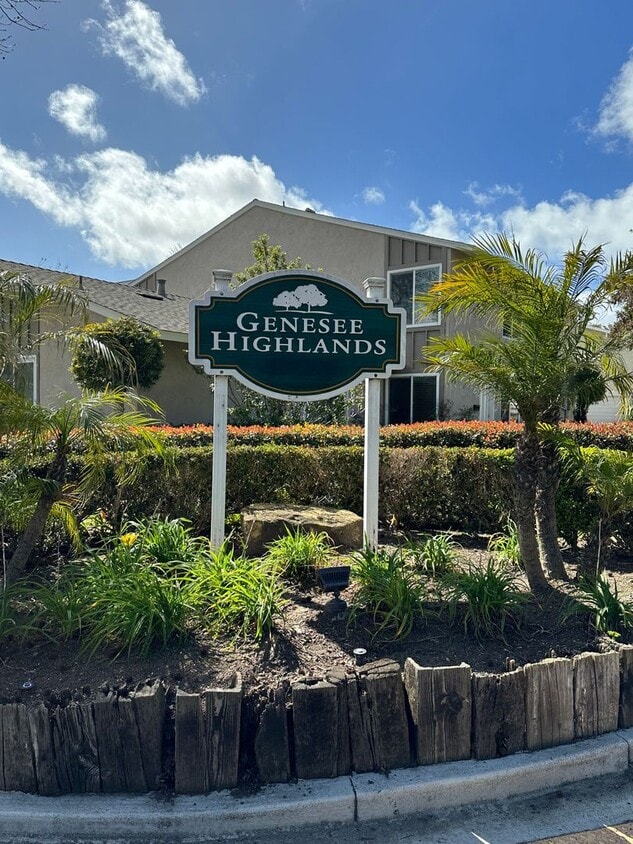 Primary Photo - CHARMING 2-BEDROOM TOWNHOME IN GENESEE HIG...