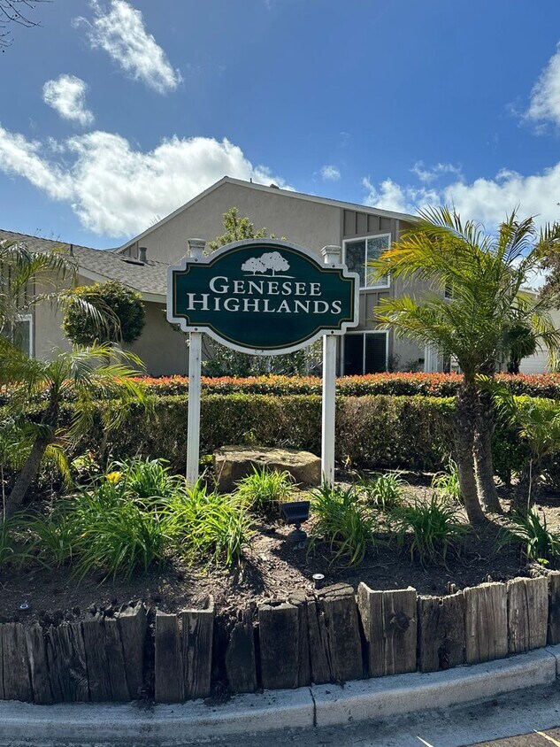 Foto principal - LA JOLLA 2 BED / 1 BATH WITH PRIVATE PATIO...