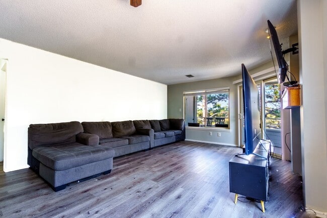 Foto del edificio - Beautiful condo on Iguana for rent