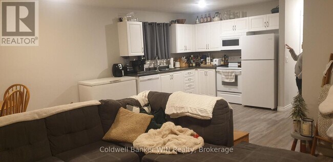 Photo du bâtiment - 540 Wallace Ave S