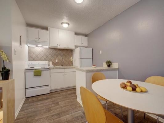 Foto principal - 1300 Parker Ln