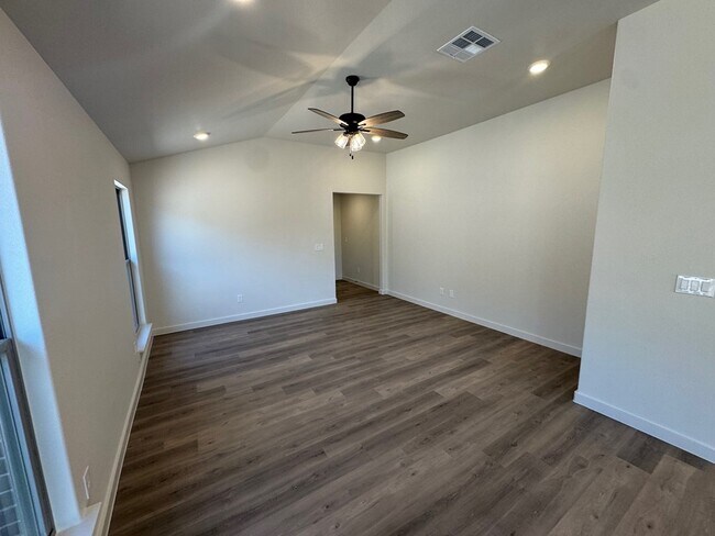 Foto del edificio - 240 Trailblazer Ln