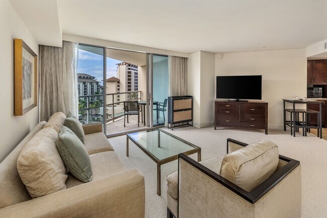 Foto del edificio - Spacious Waikiki Studio, One Block From Fort Derussy Beach
