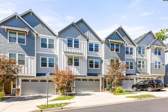 Building Photo - 4 Bedroom 3 Bath Upscale Luxury Fisher's L...