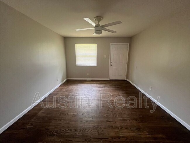 Foto del edificio - 4224 Wright Ave