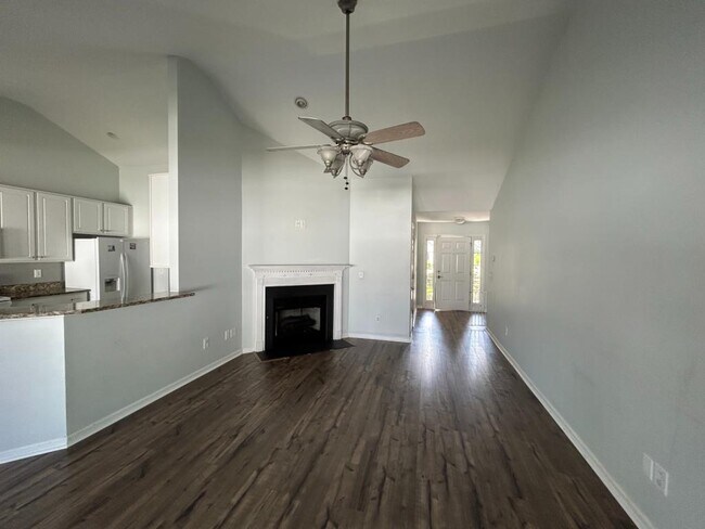 Foto del edificio - 8000 Pleasant Point Ln
